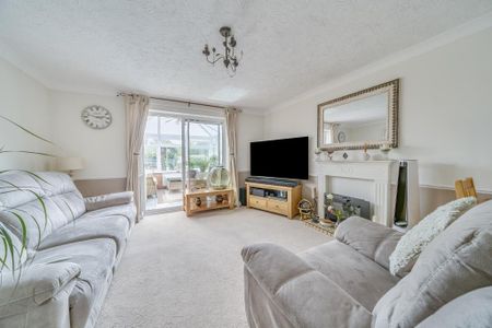 2 bedroom end of terrace house to rent - Photo 4