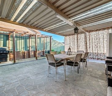 Stunning Family Home - Photo 3