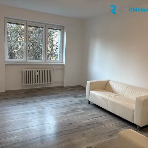 Pronájem bytu 3+1 s balkónem, 74 m - Фото 1