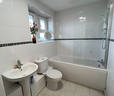 Room in a Shared Flat, Amazing Double Room In Streatham, SW16 - Photo 3
