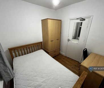 4 bedroom terraced house to rent - Photo 4
