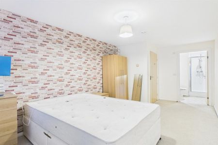 2 bedroom property to rent - Photo 4