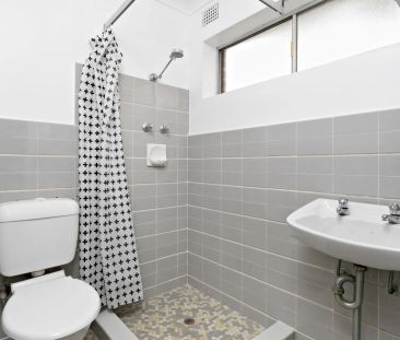 One Bedroom Unit with Grand Views of Parramatta Park - Photo 3