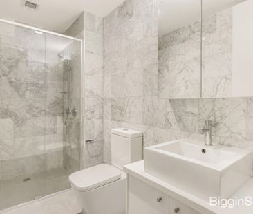 Spacious 2-Bedroom Apartment in Coveted Location - Photo 5