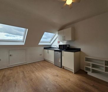 Studio to rent - Photo 2