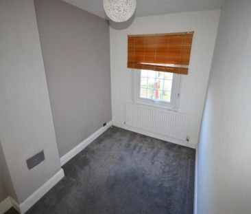 2 Bedroom End Terrace To Let - Photo 3