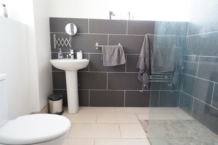 Flat 1, Seion Chapel Ambrose Street - Photo 4