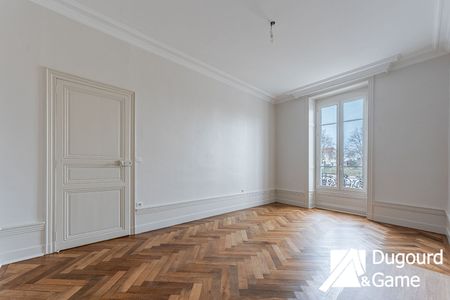 Location Appartement 5 pièces 168m² - Photo 2