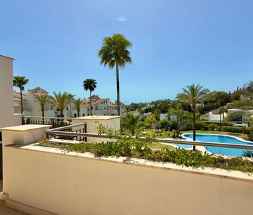 Luxury penthouse for rent in Benahavís, Spain - Photo 4