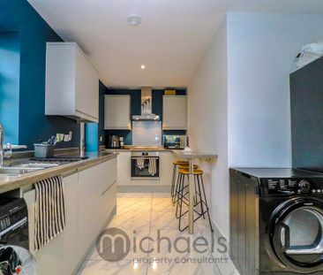 2 bedroom semi-detached house to rent - Photo 2