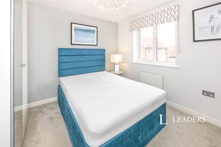 3 bedroom detached house to rent - Photo 4