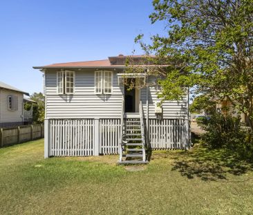 Charming Home In Kedron - Photo 4