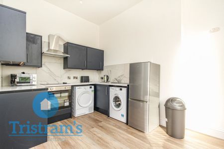 2 bed Apartment for Rent - Photo 2