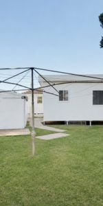 Renovated Spacious Flat, Including Outgoings !! - Photo 4