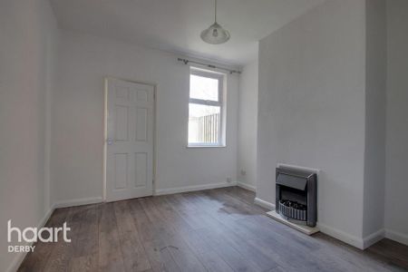 2 bedroom terraced house to rent - Photo 4