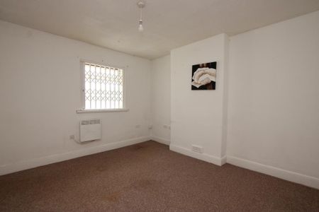 1 bedroom ground floor flat to rent - Photo 4