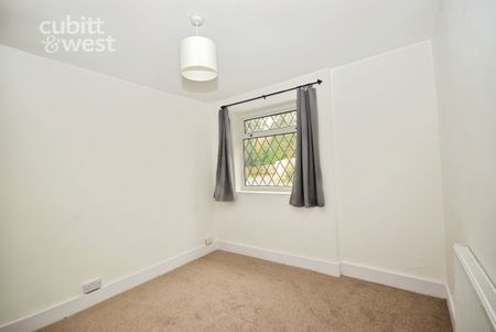 2 bedroom end of terrace house to rent - Photo 5