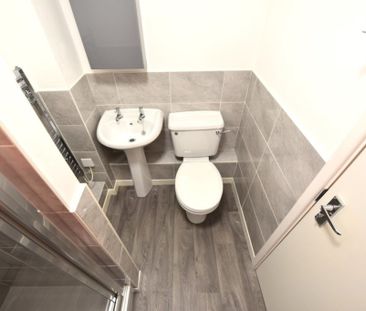 2 bedroom Flat in Flat 23, Leeds - Photo 5