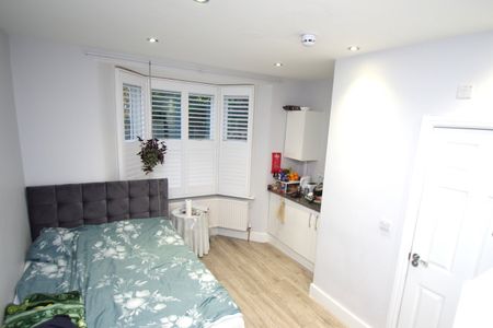 1 bedroom | House share - Photo 5