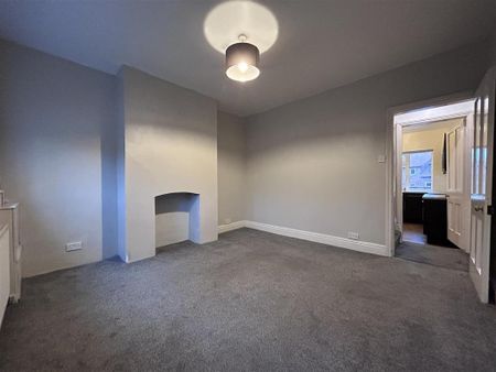 3 bedroom terraced house to rent - Photo 3