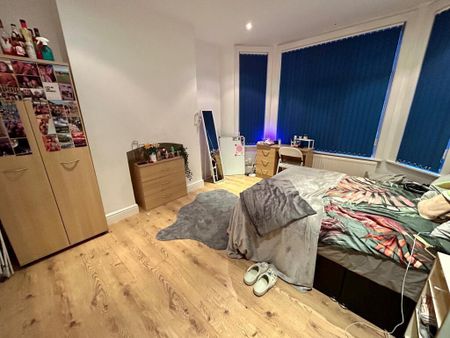 5 bedroom terraced house to rent - Photo 4