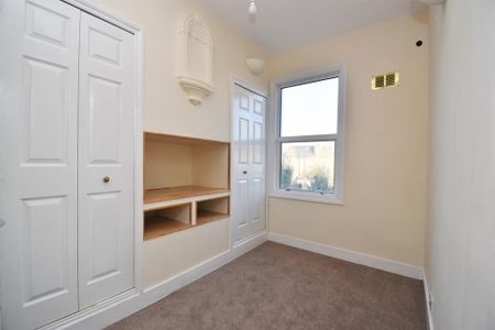 4 bedroom terraced house to rent - Photo 5