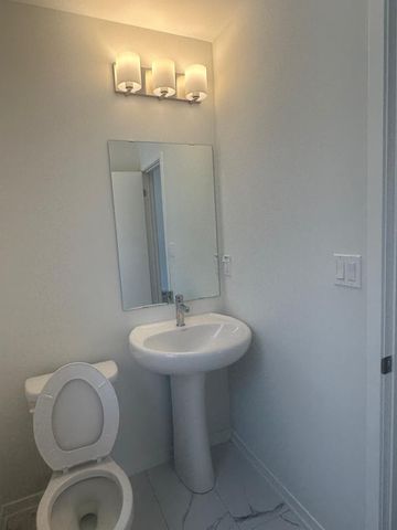 For Lease - 131 Honeycrisp Crescent Unit# TH222, Vaughan, Ontario - Photo 4