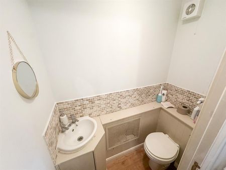 Highdowns, Hatch Warren, Basingstoke - Photo 5