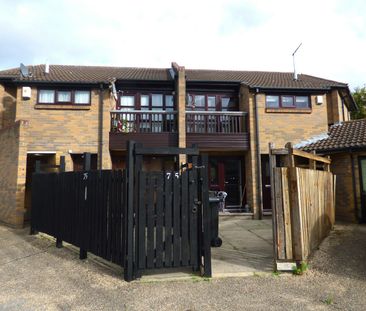 Ground floor maisonette to rent on - Photo 5