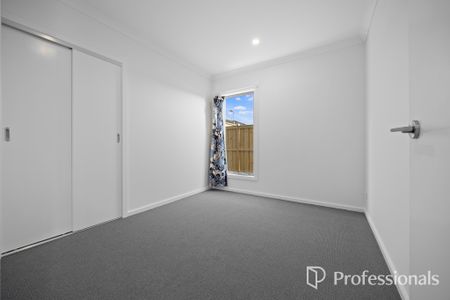 11 Lanark Street, Clyde North VIC 3978 - Photo 3