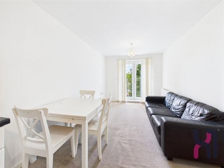 2 bedroom flat to rent - Photo 2