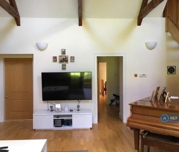 4 bedroom detached house to rent - Photo 2