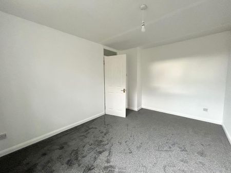 3 bedroom end of terrace house to rent - Photo 3