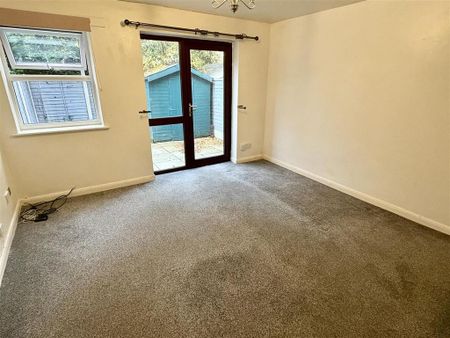 2 bedroom terraced house to rent - Photo 2