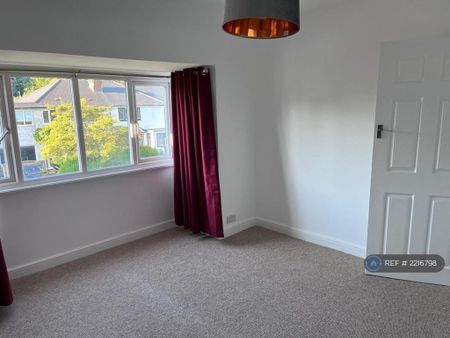3 bedroom semi-detached house to rent - Photo 4