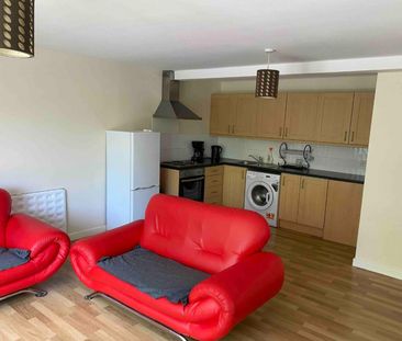2 bedroom Flat To Let - Photo 6