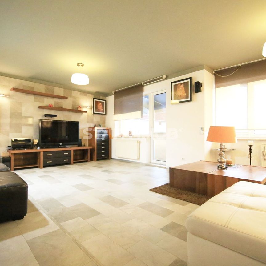 Apartament mobilat 4 camere in vila cu garaj Centru Civic - Fotografie 1