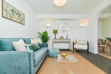 2 bedroom end of terrace house to rent - Photo 3