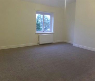 Terraced House to rent on - Photo 4