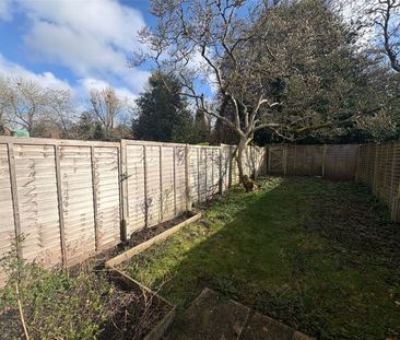 Bartletts Court, Ash Vale, Aldershot, GU12 - Photo 4