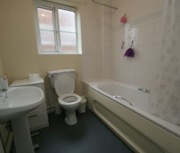 Flat to rent on - Photo 1