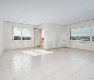 Sonnig sowie bestens ein- und angebunden: 3½-Zimmer-Wohnung mit Aus... - Photo 1