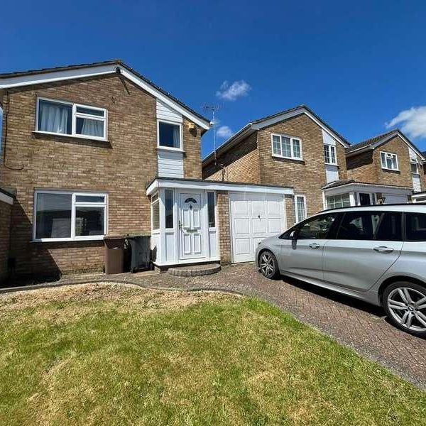 Oving Close - Detached Bedroom House With A Garage &#; Luton, LU2 - Photo 1