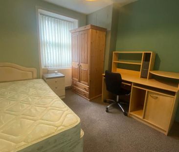 6 bedroom terraced house to rent - Photo 3
