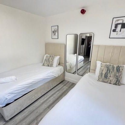 2 bedroom house to rent - Photo 1