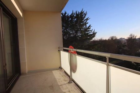Appartement T1 avec terrasse loué Meublé avec cave et parking - Photo 4