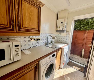 4 bedroom detached house to rent - Photo 6