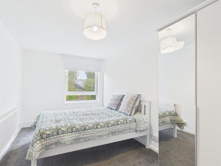 4 bedroom property to rent - Photo 2