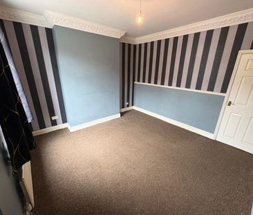 2 bed Terraced - To Let - Photo 2