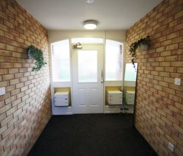 2 Bed - Apartment - Wadsley Park Village - Photo 3